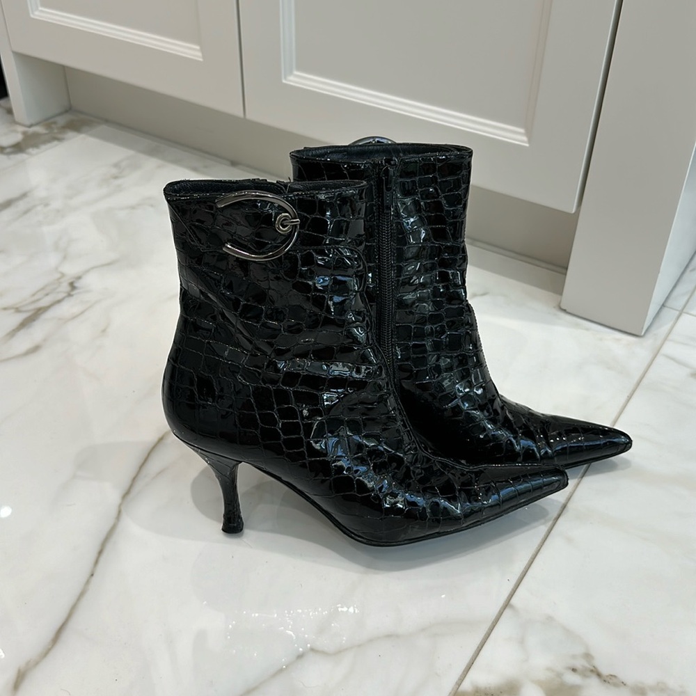 Stuart Weitzman patent leather high heels boots, size 8,